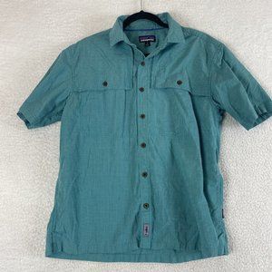 Patagonia Mens M Vented Short Sleeve Shirt Button Down Hiking Fishing Plaid